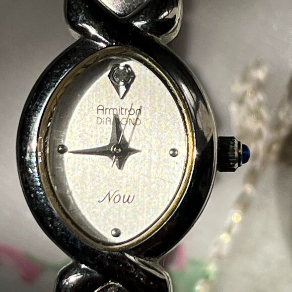 Rare And Vintage Dainty Silver Armitron Diamond Womens Watch - Picture 2 of 4